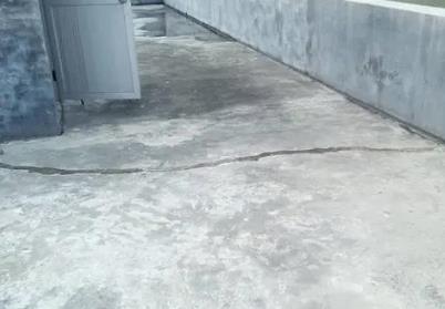 德清楼顶漏水维修公司分享下如何解决卫生间隐蔽部位漏水的问题?